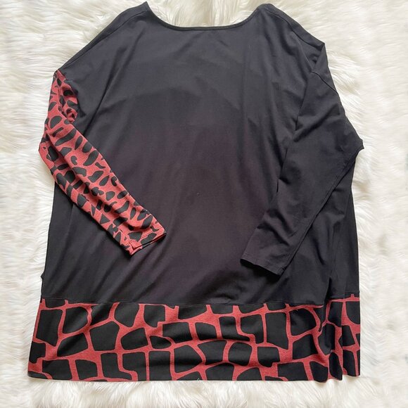 Alembika Black Red Animal Print Asymmetrical Hem Batwing Long Sleeve Top - Picture 4 of 7